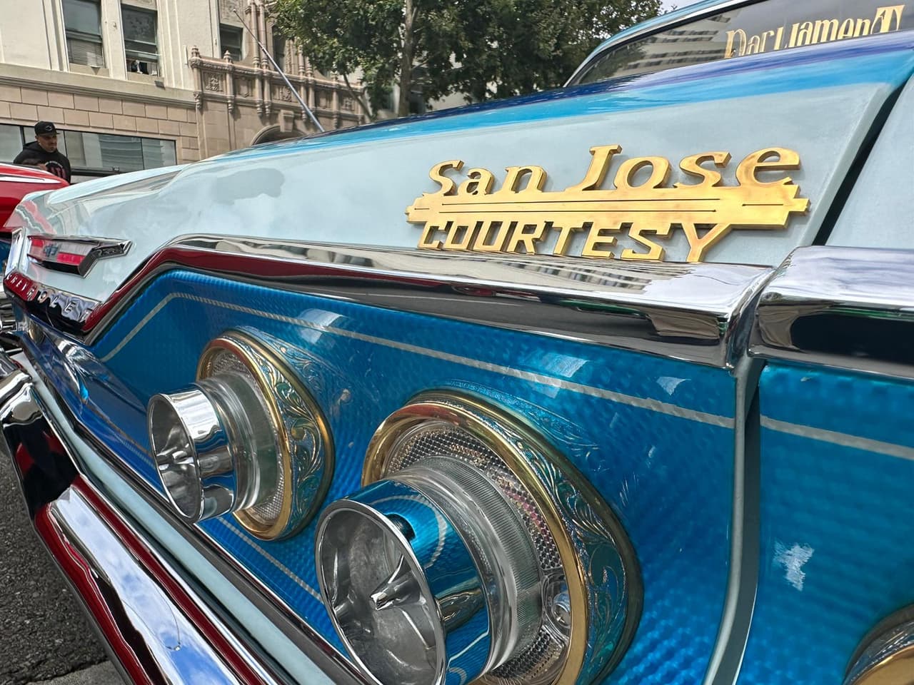 Este cambio en la percepción de la cultura de los Lowriders ha permitido una mayor armonía en la ciudad y un ambiente más familiar para aquellos que disfrutan de estos vehículos y para todos los residentes de San José.
<br>