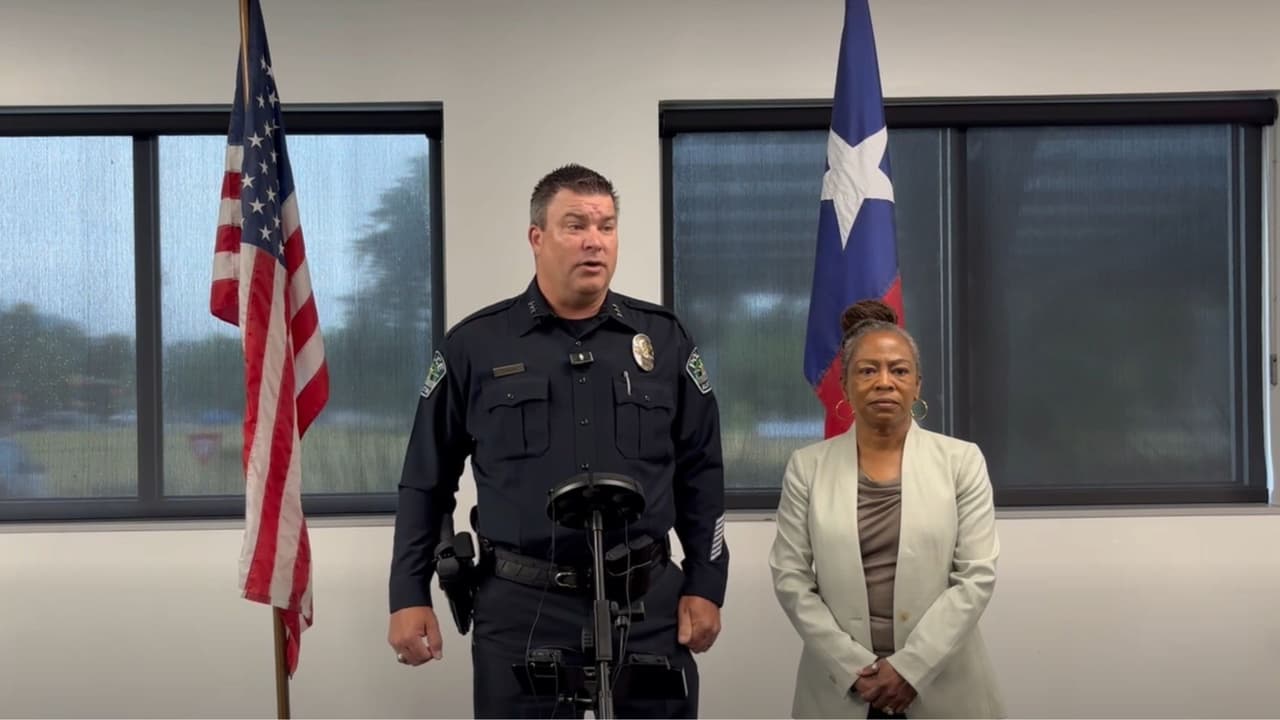 Hombre muere tras ser baleado por policías en el centro de Austin
