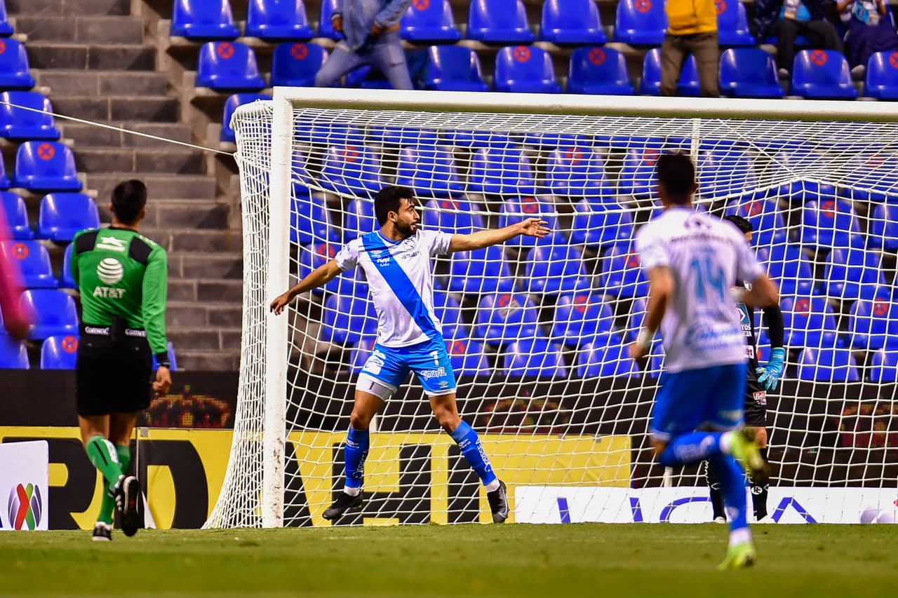 Al 14', Christian Tabó ganaba en velocidad por la banda y centraba con toda ventaja para la llegada de Amaury Escoto.