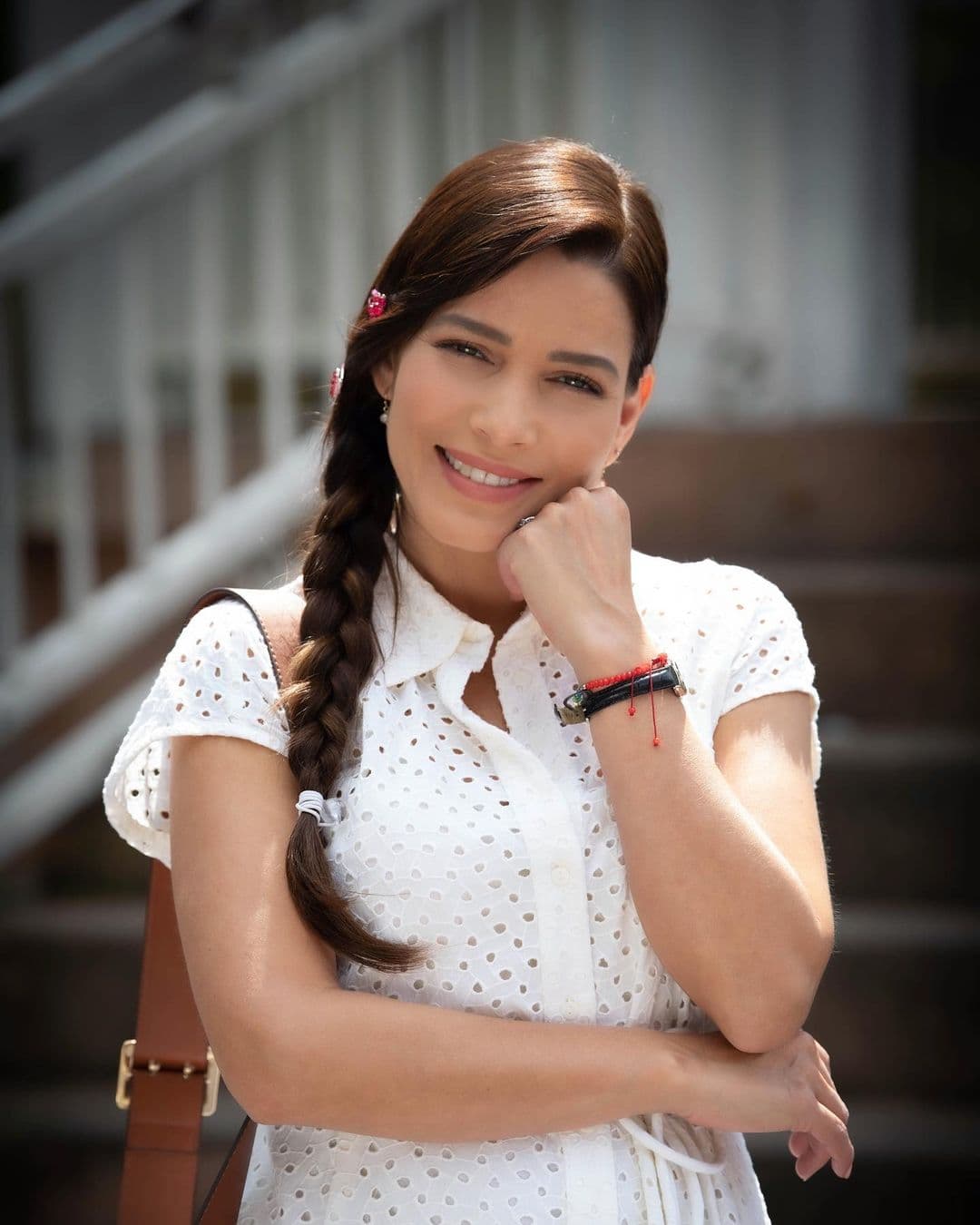 "No, para nada, sí he cambiado mi color de cabello, a mí me encanta andar como con rayitos con cabello un poquito más claro y lo tengo que usar castaño oscuro", dijo respecto al look que tiene actualmente para la telenovela
<a href="https://www.univision.com/famosos/carmen-salinas-mi-fortuna-es-amarte-que-pasara-con-magos">'Mi fortuna es amarte'</a>.
<br>