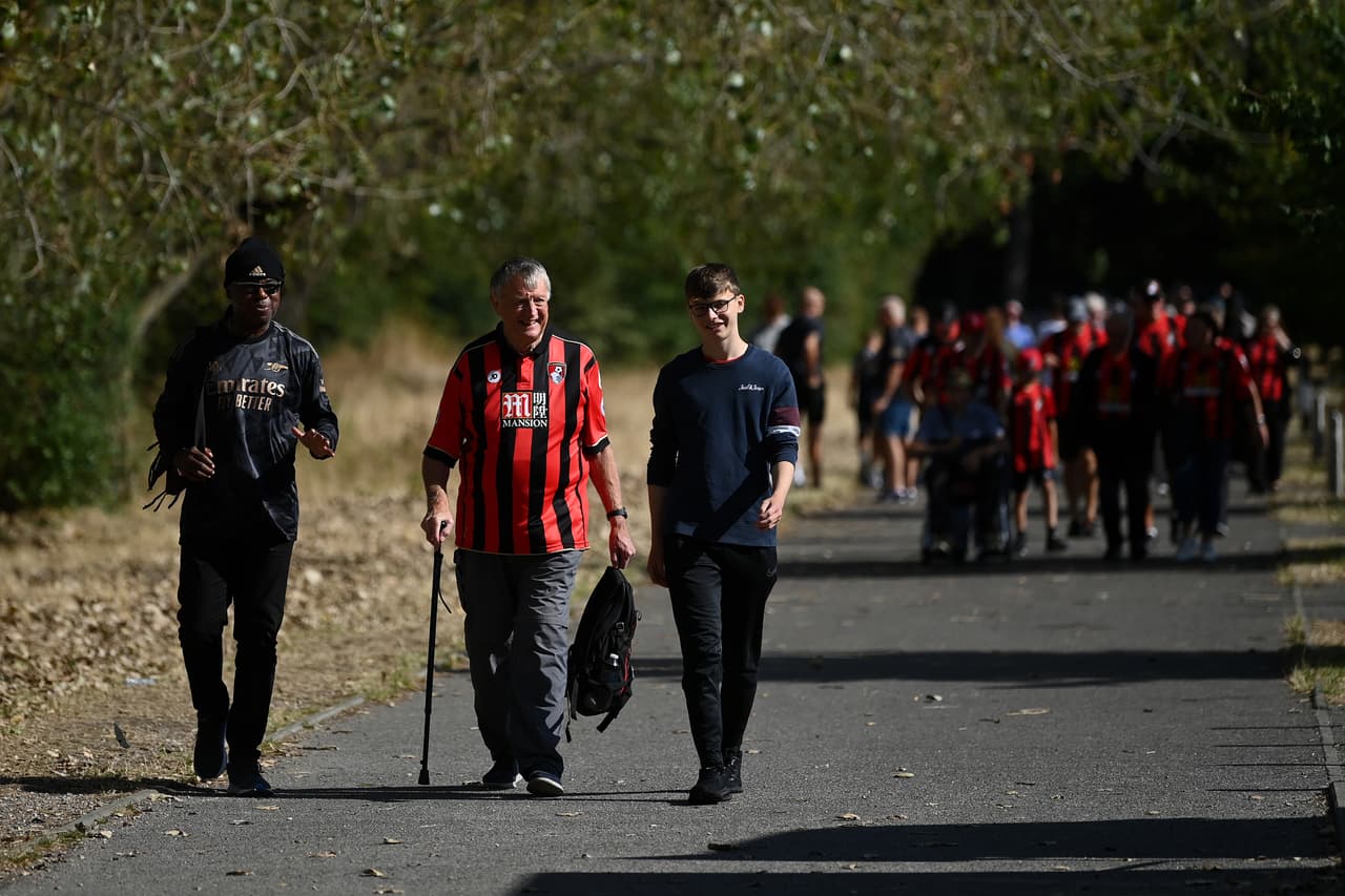 Al estadio se va aunque sea a paso lento lo importante es apoyar a su equipo.