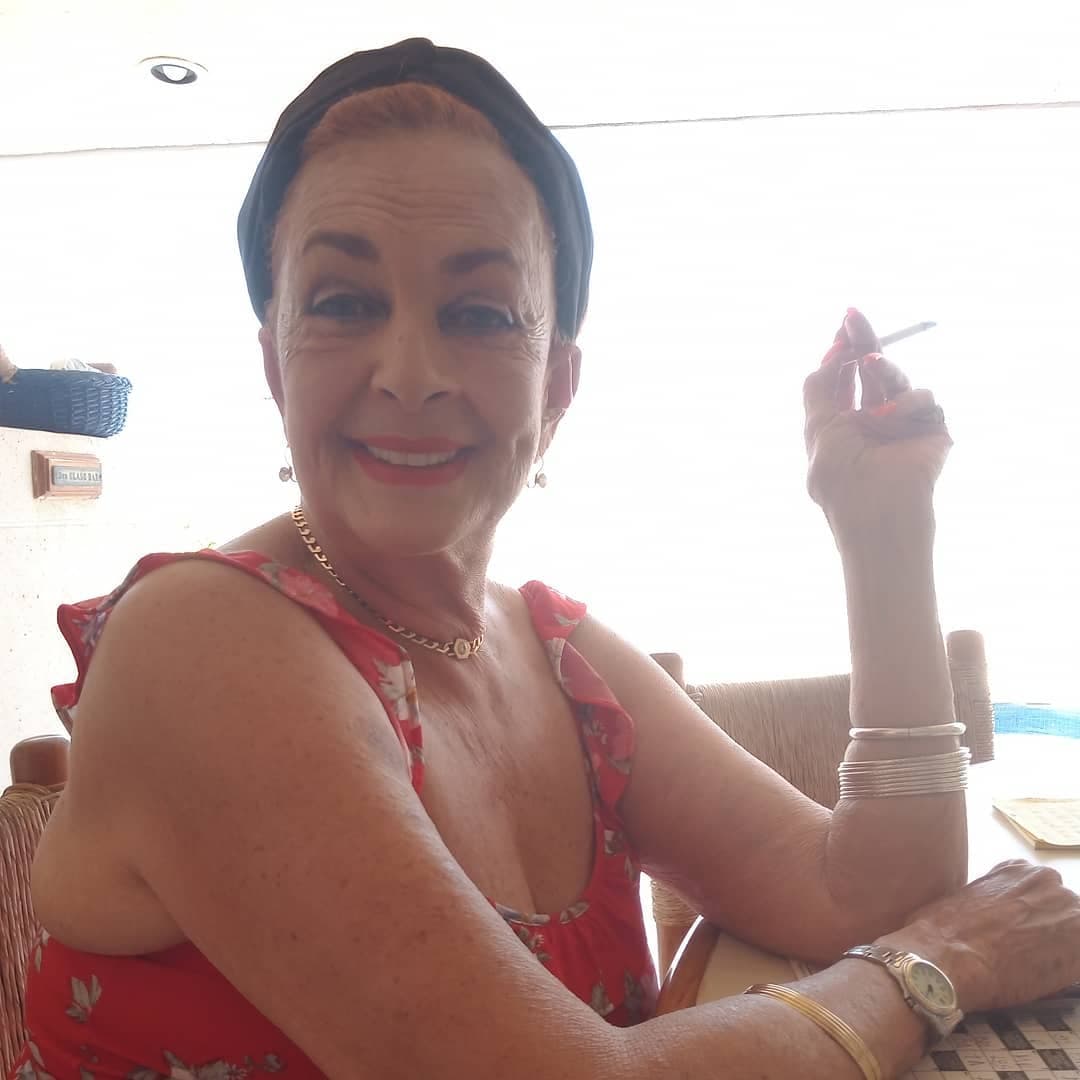 En mayo pasado la columnista de
<a href="https://www.eluniversal.com.mx/opinion/irene-levy/se-desmantela-grupo-radiocentro" target="_blank">El Universal,</a> Irene Levy, informó que Grupo Radiocentro estaba haciendo llamadas telefónicas para despedir a parte de su personal. Entre los nombres que barajeó estaba el de la conductora Talina Fernández.