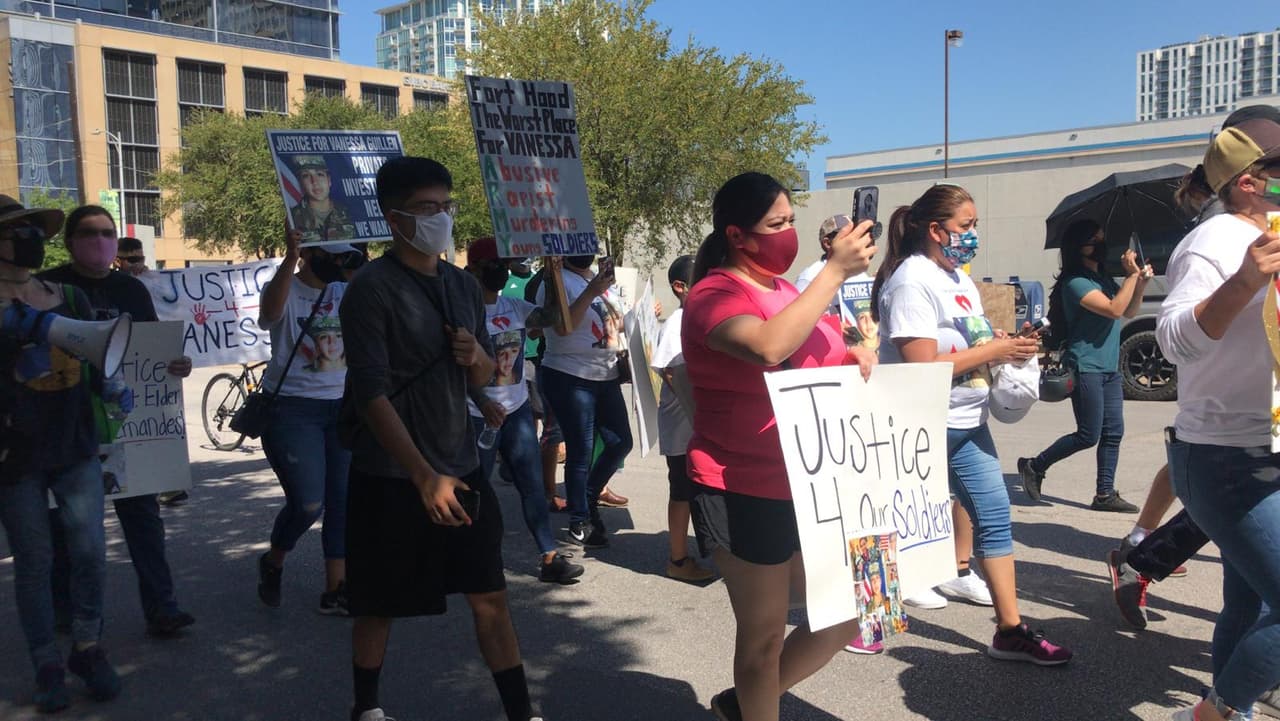 La marcha tiene además como propósito instar a los congresistas a realizar una investigación y aprobar la medida #IAmVanessaGuillen.