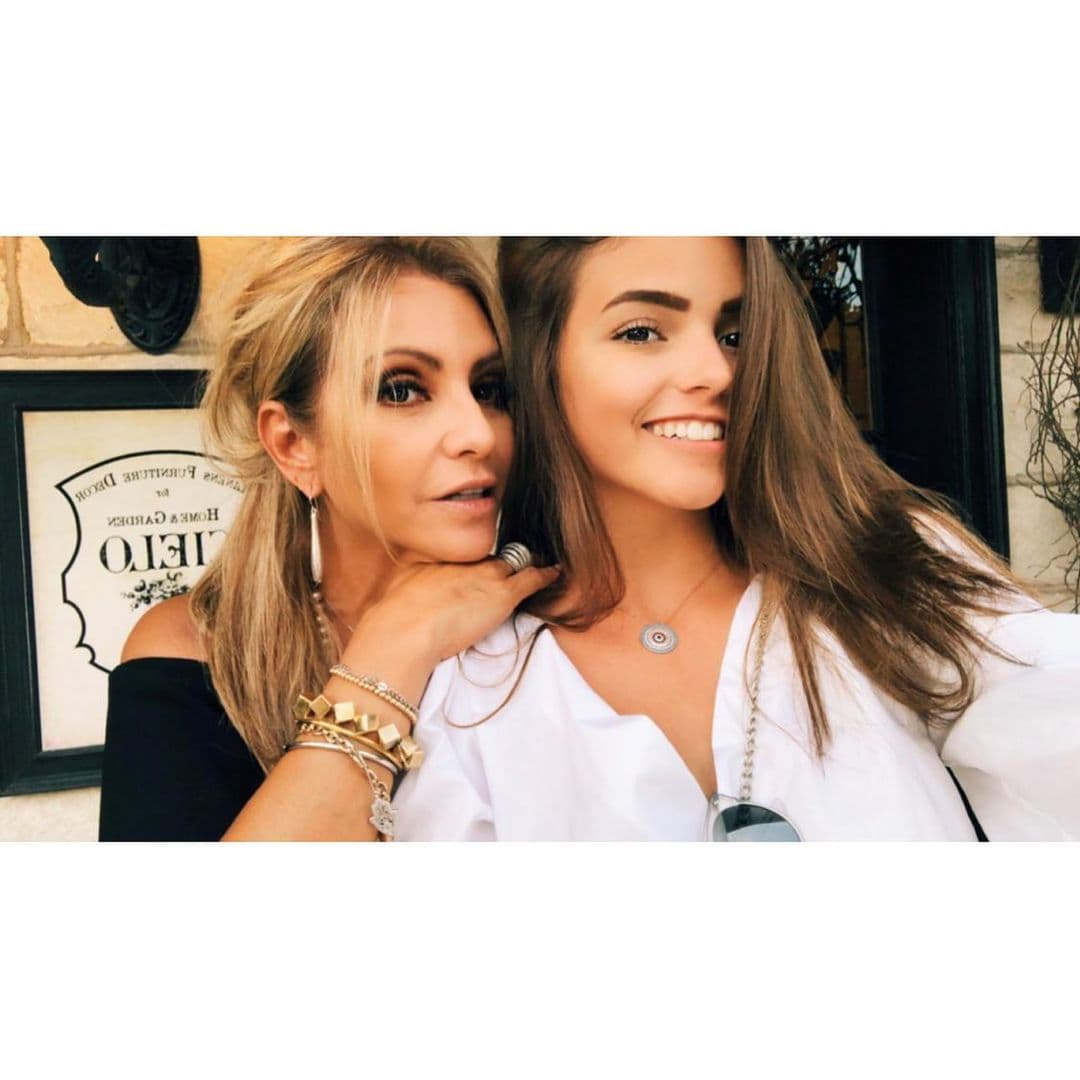 Alexa Ordaz recientemente anunció que ganó un papel en la versión moderna de
<b><a href="https://www.univision.com/entretenimiento/celebridades/los-ricos-tambien-lloran-la-historia-de-amor-que-mando-a-rogelio-guerra-y-veronica-castro-a-rusia-fotos">'Los ricos también lloran'</a></b>.