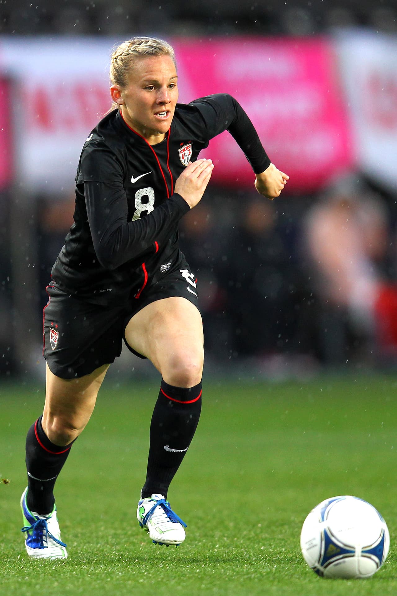 Amy Rodríguez es futbolista del F.C. Kansas City y de la selección de los Estados Unidos, con la que logró medallas de Oro Olímpicas y el campeonato del Mundo. Sus abuelos, cubanos, llegaron al país del norte a buscar un mejor futuro y allí se quedaron.