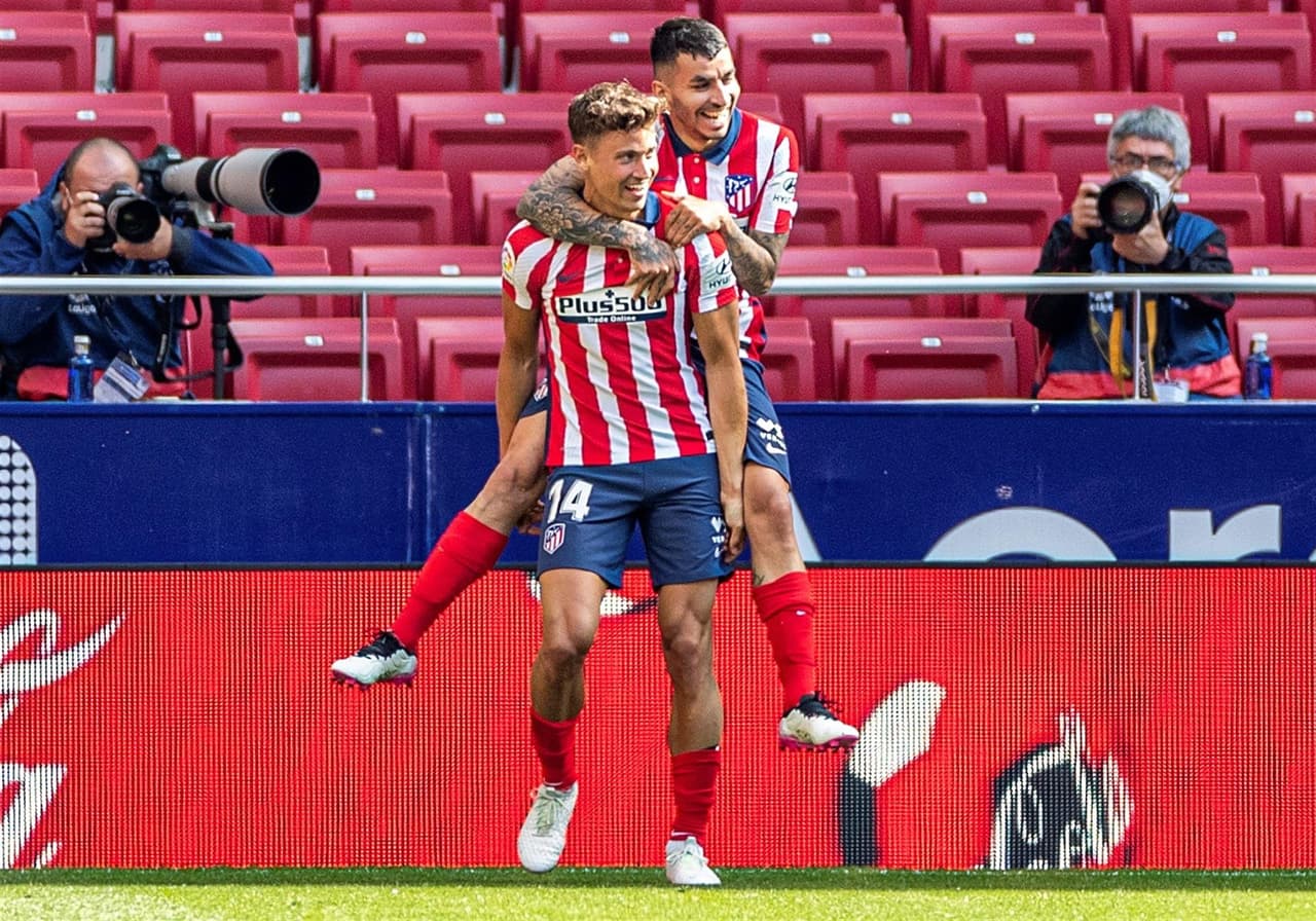 Atlético de Madrid golea al Eibar 5-0 durante la Jornada 33 de LaLiga. Ángel Correa abrió marcador con doblete durante la primera mitad, seguido de Yannick Carrasco al minuto 49. Marcos Llorente no se quedó atrás y sumó dos goles más al marcador para llevarse el triunfo sobre los visitantes.