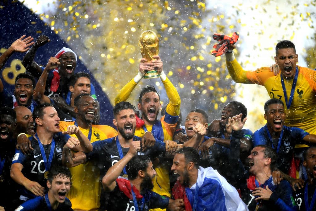 Así fue la fiesta de festejo de Francia como campeón del Mundial de Rusia 2018, con el trofeo en sus manos por segunda vez en la historia.