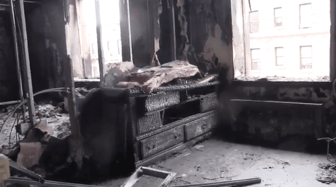 Las autoridades confirmaron que la causa del incendio fue un descuido en la cocina del apartamento.