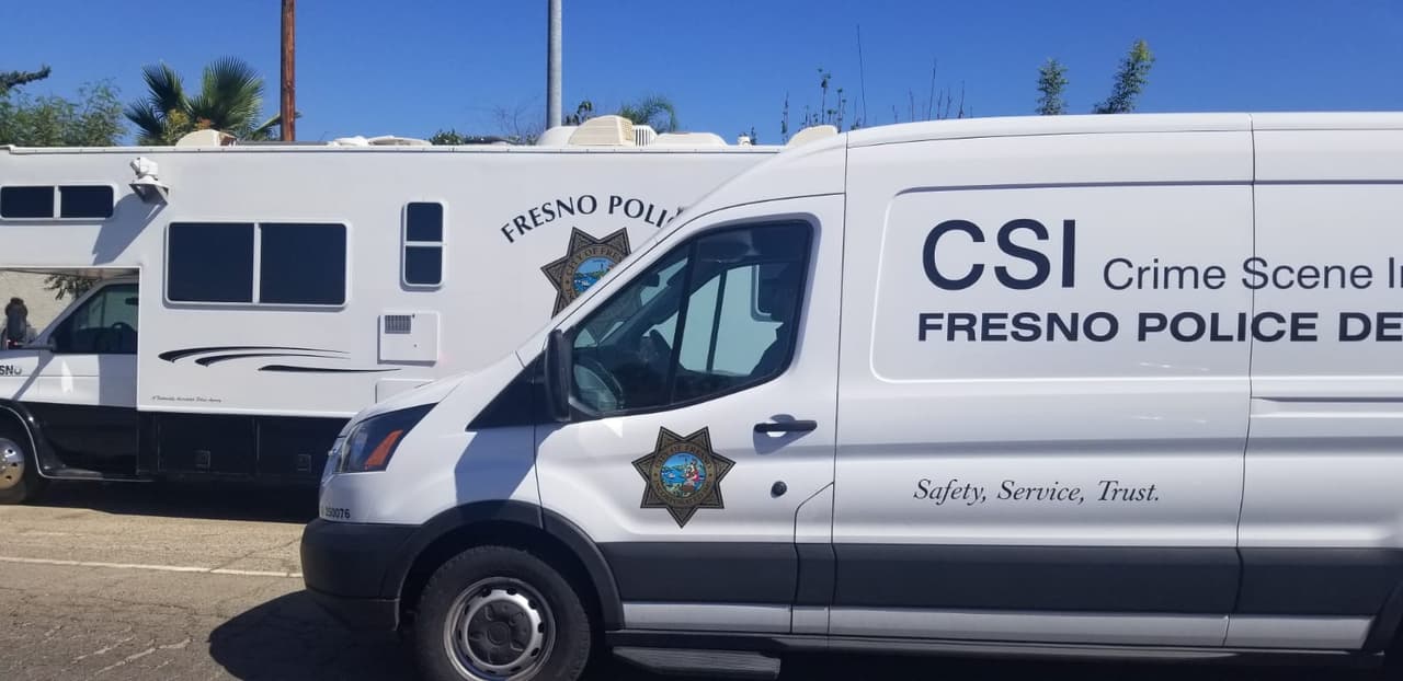 Madre adolescente y su bebé recién nacido mueren en un tiroteo dentro de una casa en Fresno