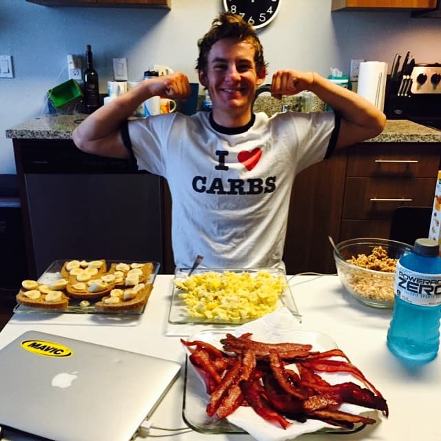 Erick está agradecido con las personas que lo motivaron a salir adelante.