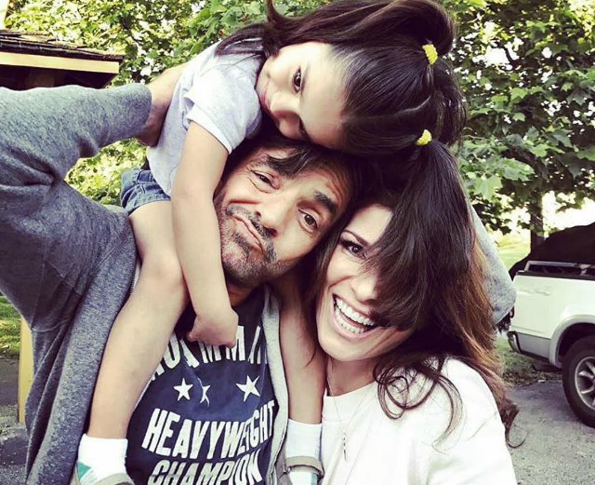 En julio de 2012 Eugenio Derbez contrajo matrimonio con la cantante y actriz mexicana Alessandra Rosaldo, tras varios años de relación.