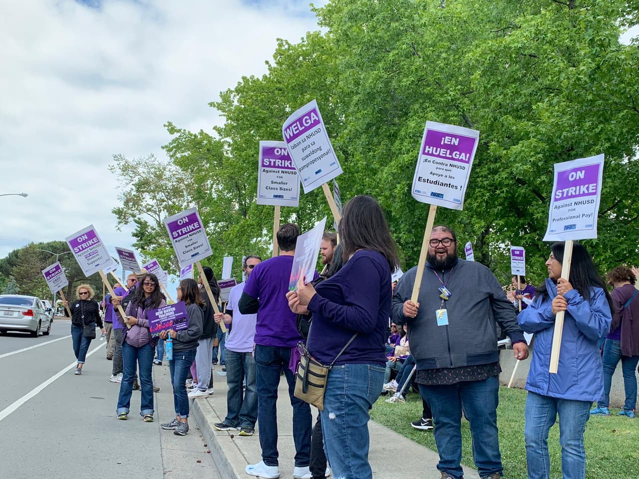 Cientos de maestros de Union City y Hayward comienzan una huelga indefinida