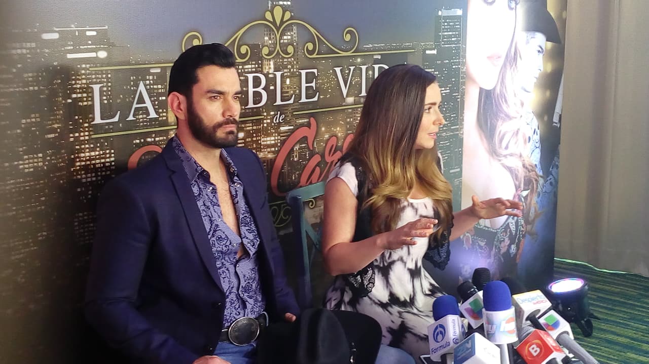 David Zepeda (Ryan Cabrera) y Ariadne Díaz (Estela Carrillo) protagonizan esta historia llena de amor e intrigas envuelta en problemas actuales como la inmigración y el narcotráfico.