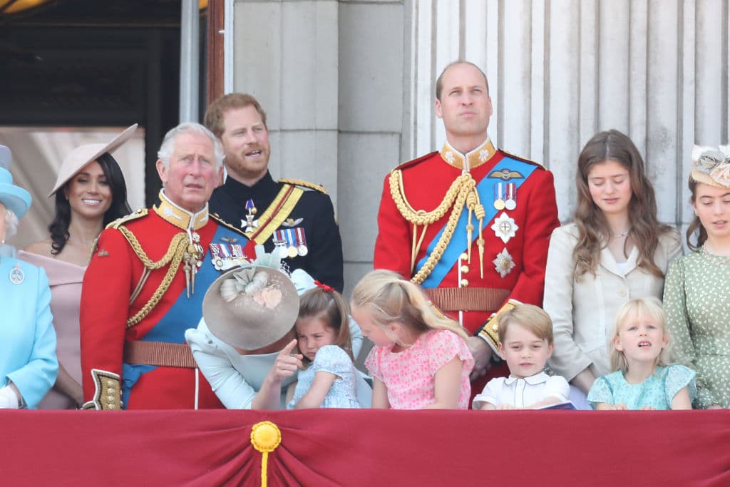 En ese mismo año, durante el tradicional desfile Trooping The Colour, que se lleva a cabo para celebrar el cumpleaños de la reina Isabel, la niña lloró ante los ojos de todos.
<br>