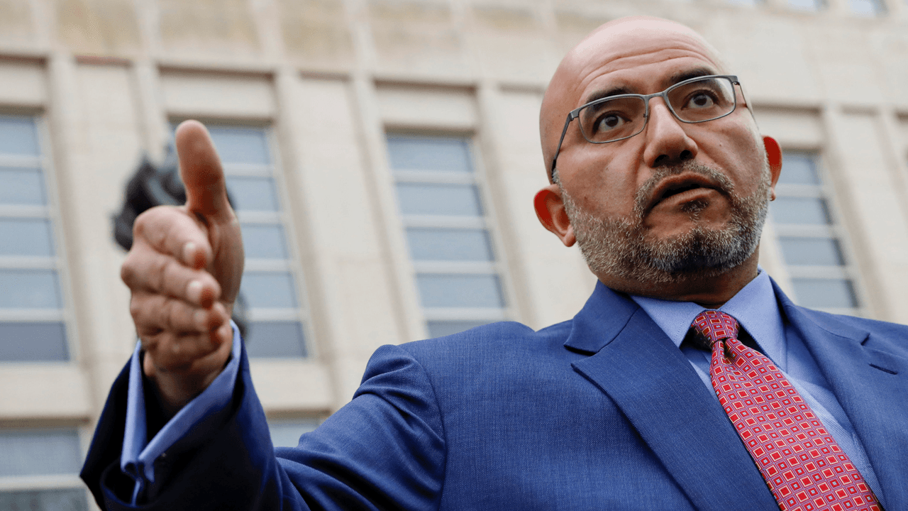 Quien sí habló a las afueras de la corte fue el abogado defensor de ‘El Chapo’, Eduardo Balarezo. Aseguró que Guzmán “quiere ir a juicio”.