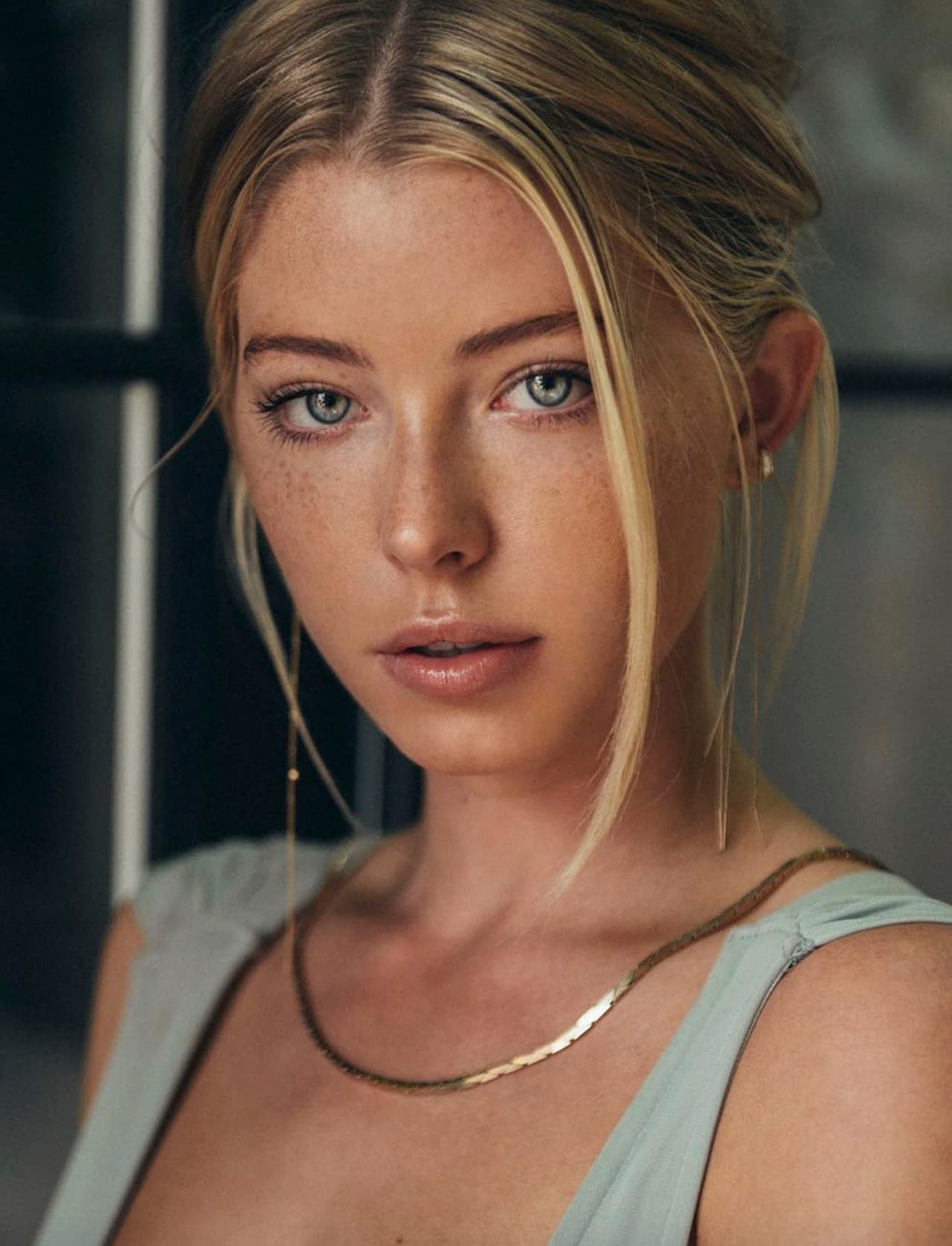 Aunque varios testigos confirmaron que vieron a la pareja muy cariñosa durante el concierto del pasado martes, fuentes de
<b>la revista <a href="http://people.com/music/justin-bieber-not-finished-selena-gomez-baskin-champion-stays-over/">People</a></b> aseguran que Bieber sigue sin olvidar a Selena Gómez.