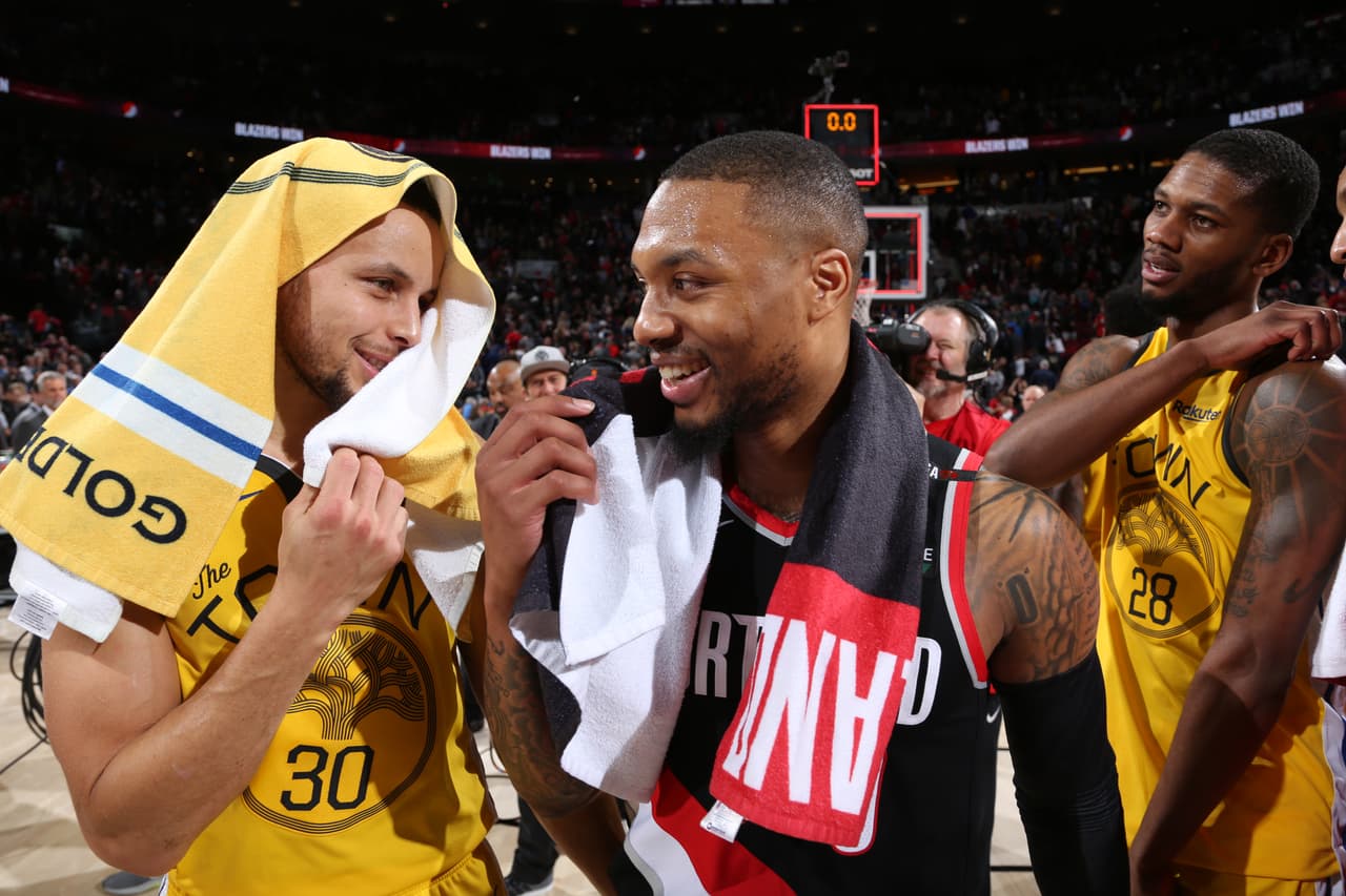 <b>Warriors 107-129 Trail Blazers: </b>el quinteto de Portland logró frenar a los californianos con un Damian Lillard de buen rendimiento con 29 puntos, ocho aistencias y tres rebotes. Por su p arte, Stepehen Curry y Kevin Durant lograron 32 puntos que no fueron suficientes para los Golden State.