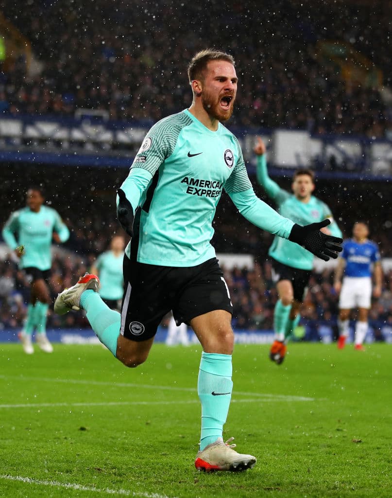 Brighton se queda con el triunfo sobre Brighton and Hove Albion con marcador de 3-2 durante la J21 en la Premier League. Para los Toffees, anoto doblete Anthony Gordon, mientras que para los 'seagulls', lo hicieron Dan Burn y otro doble de Alexis Mac Allister.