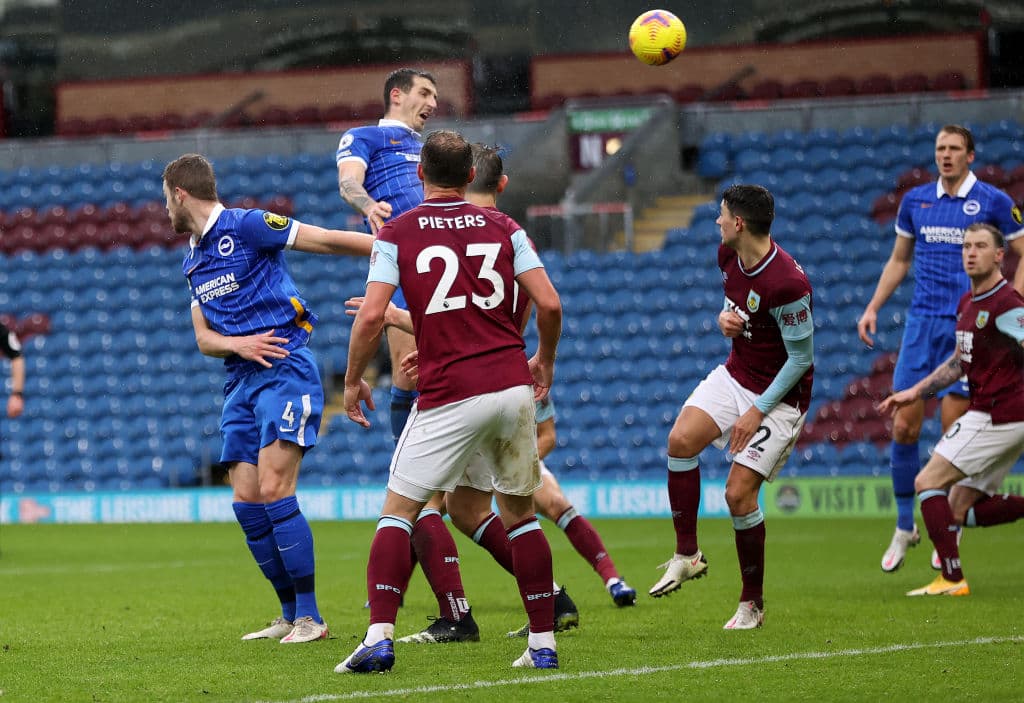 Burnley y Brighton empataron a un gol en el Turf Moor. El empate les sabe a poco dado que Brighton llegó a 25 en la parte baja de la tabla y Burnley a 23, buscando alejarse del descenso.
