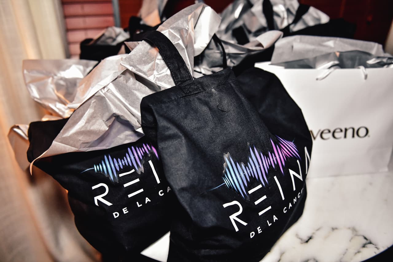 Durante la noche los invitados fueron agasajados con una bolsa llena de regalos.