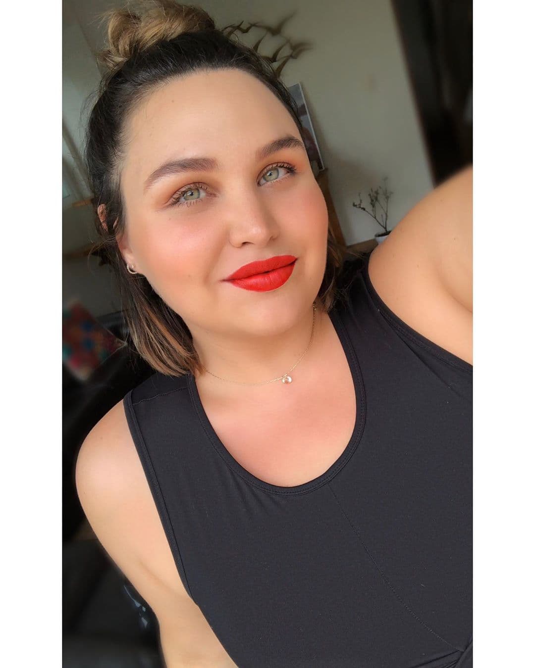 Sin embargo, Estefanía y Gidi acordaron aplazar su enlace. "Hablé con él sobre el tema de posponer la boda, y me dijo que no me preocupara", explicó.