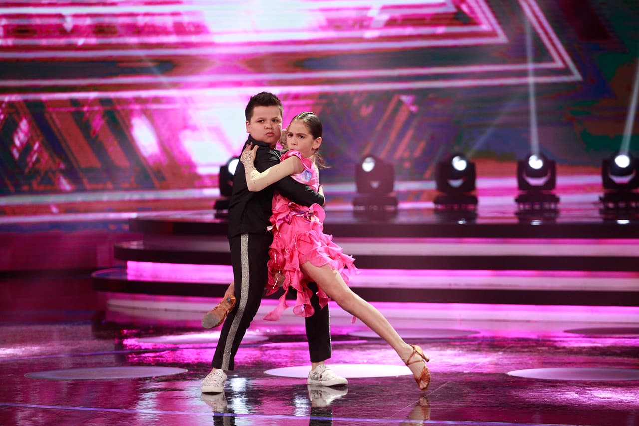 En la segunda gala pudimos ver su primer baile oficial como pareja.