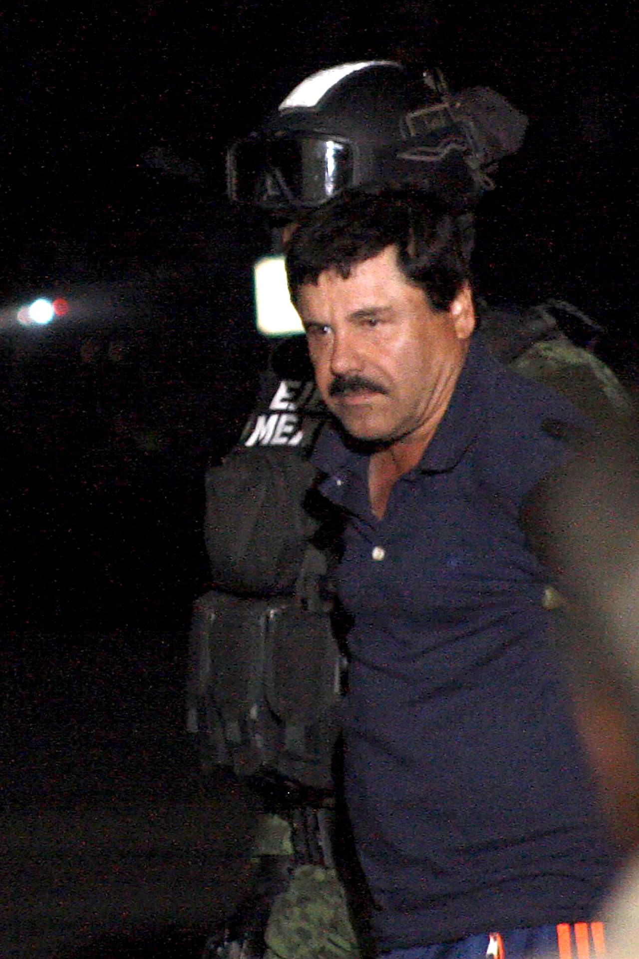 En un video difundido por la revista, El Chapo Guzmán le da todos los derechos de exclusividad a Kate del Castillo, quien fue contactada por su abogado.