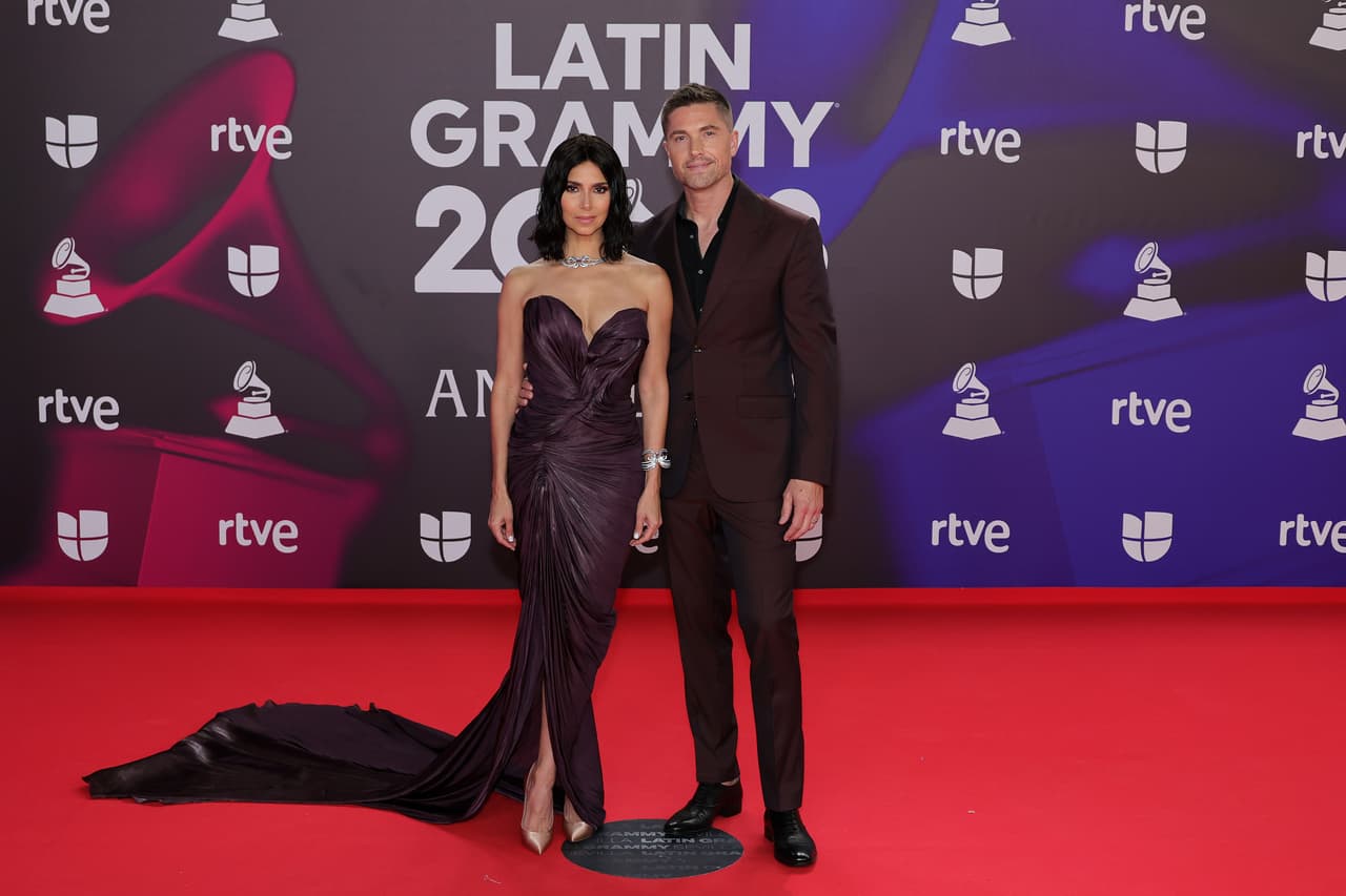 <b>Roselyn Sánchez</b>, una de las jueces de la actual temporada de
<b>Mira Quién Baila 'La Revancha'</b>, llegó acompañada de su esposo Eric Winter.
<br>