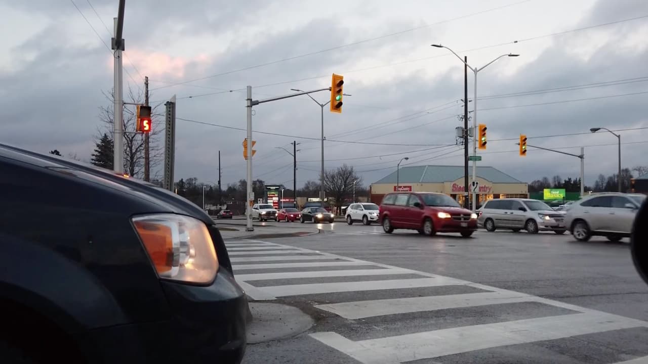 <b>Cambios en normas de tráfico en el Distrito de Columbia</b>
<br>Entra en vigor una regla que prohíbe girar a la derecha cuando el semáforo está en rojo, mejorando la seguridad vial en el Distrito.