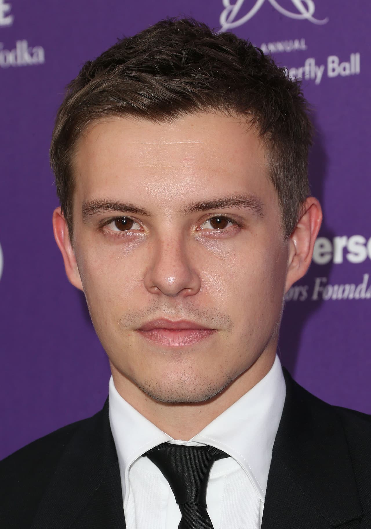 Por amor y sed de sangre, a la saga se unió Xavier Samuel dándole vida a Riley, quien urdió un plan para asesinar a la famosa pareja de chupasangres.