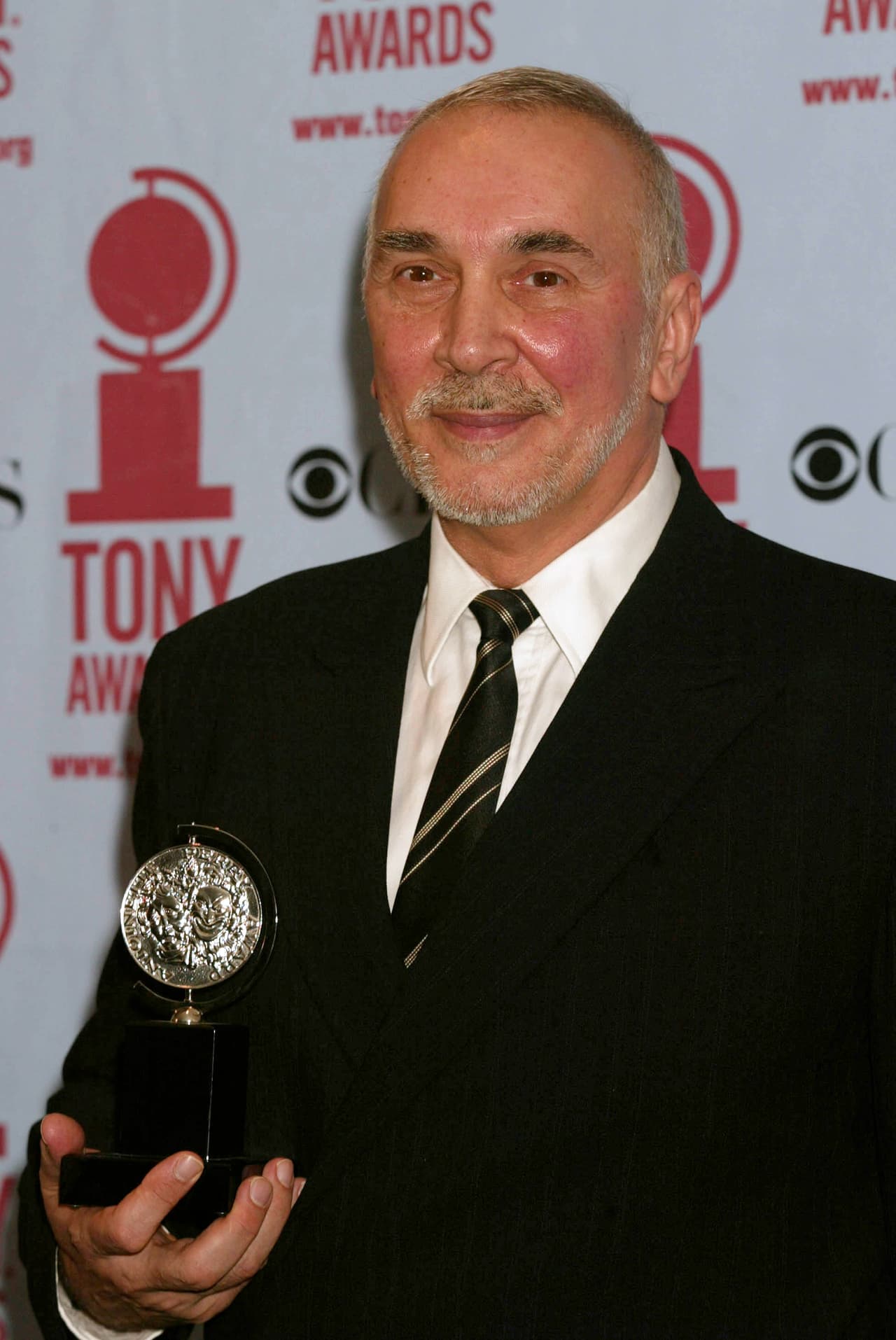 A este famosísimo ser que odia la luz también le dio vida Frank Langella, uno de los actores más reconocidos de todos los tiempos.