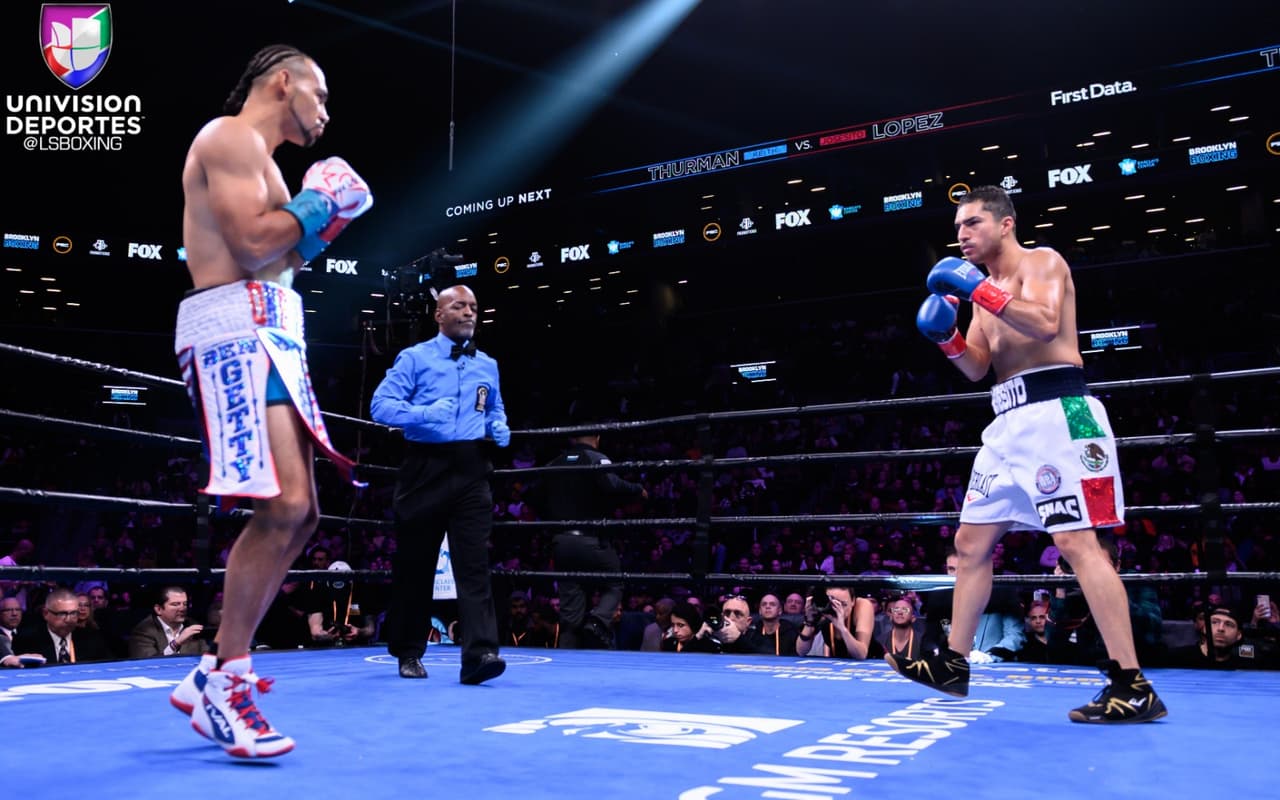Keith 'One Time' Thurman retuvo su supercampeonato wélter de la AMB tras derrotar por decisión mayoritaria a 'Josesito' López en una dura pelea de regreso para el monarca.