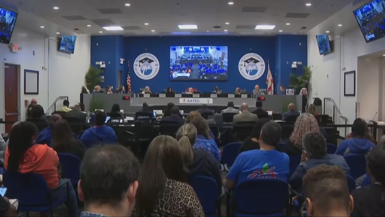Junta Escolar de Broward vota por eliminar 1,000 empleos para afrontar el déficit