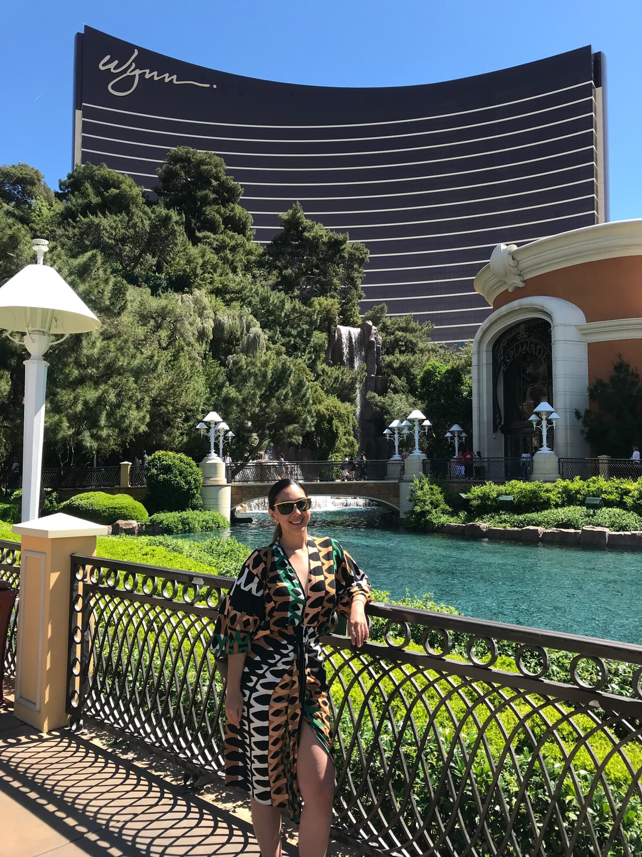 Su hermana y cuñado fueron los que asistieron a
<b>Mafer</b> como fotógrafos, porque su mamá y el resto de su familia se la vivían jugando en los casinos.