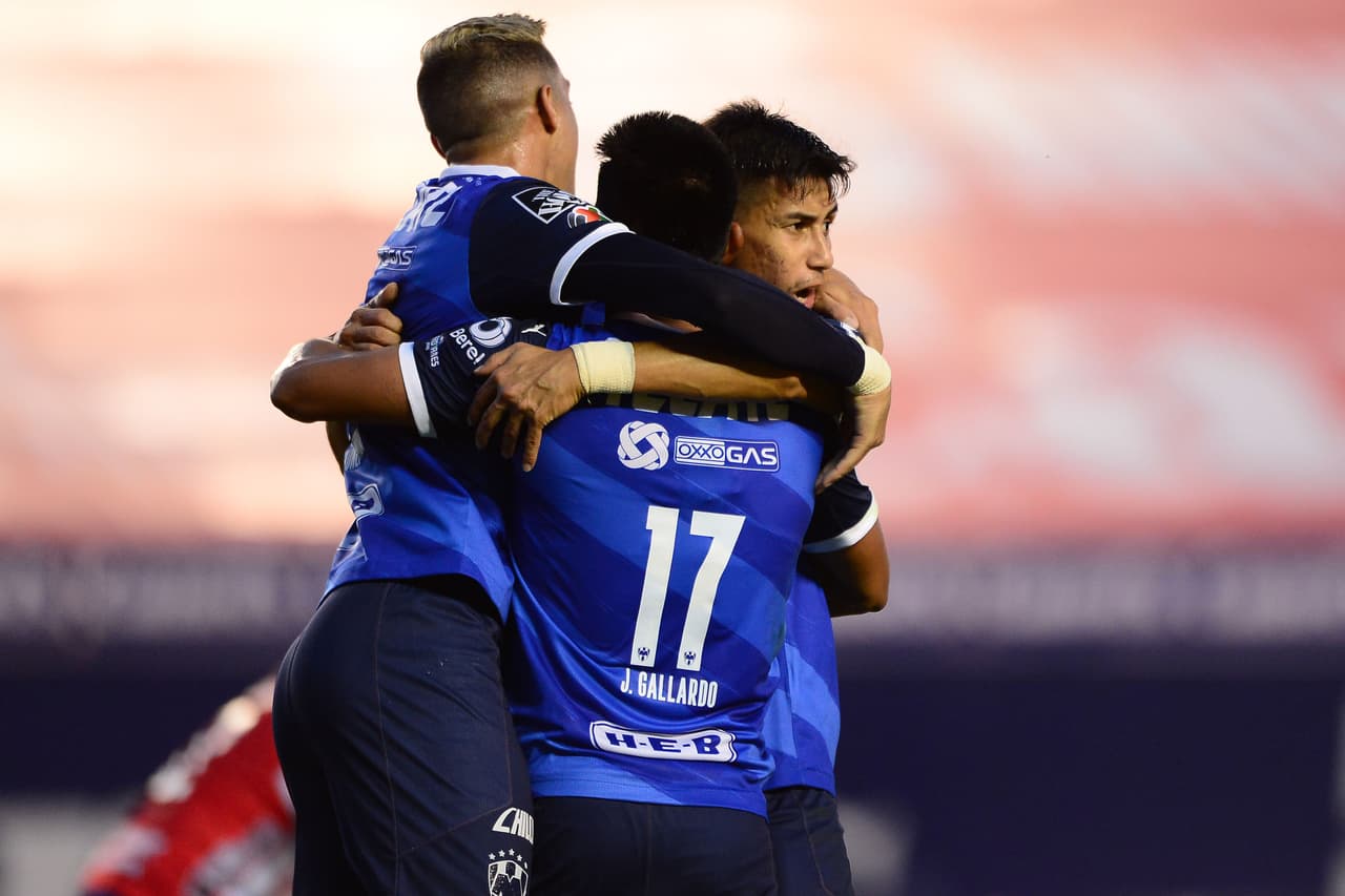 Con goles de Aké Loba y Maximiliano Meza, los Rayados se imponen 1-2 en su visita al Atlético San Luis.