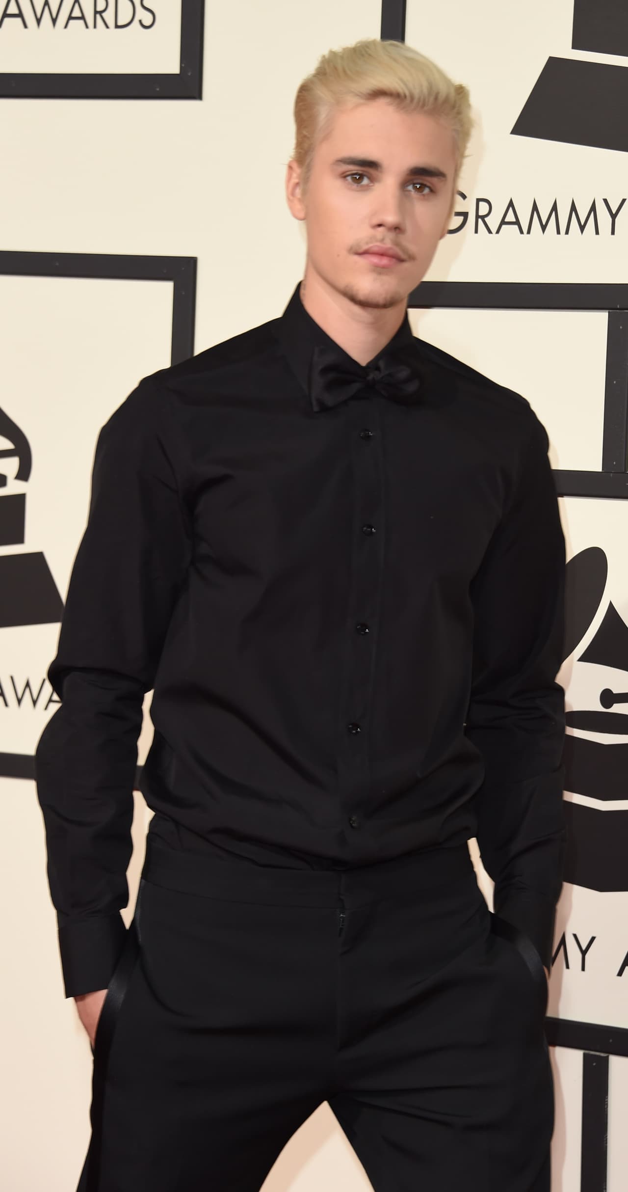 Nada qué ver con el niño que hace siete años debutó con un tema muy infantil.