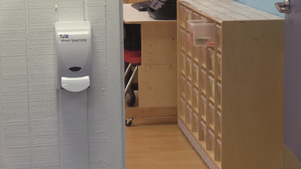 Gimenez dijo que tras trabajar de cerca con organizaciones como WMCA en el desarrollo de las normas para que funcionen los campamentos, estos podrán abrir el próximo lunes 8 de junio.