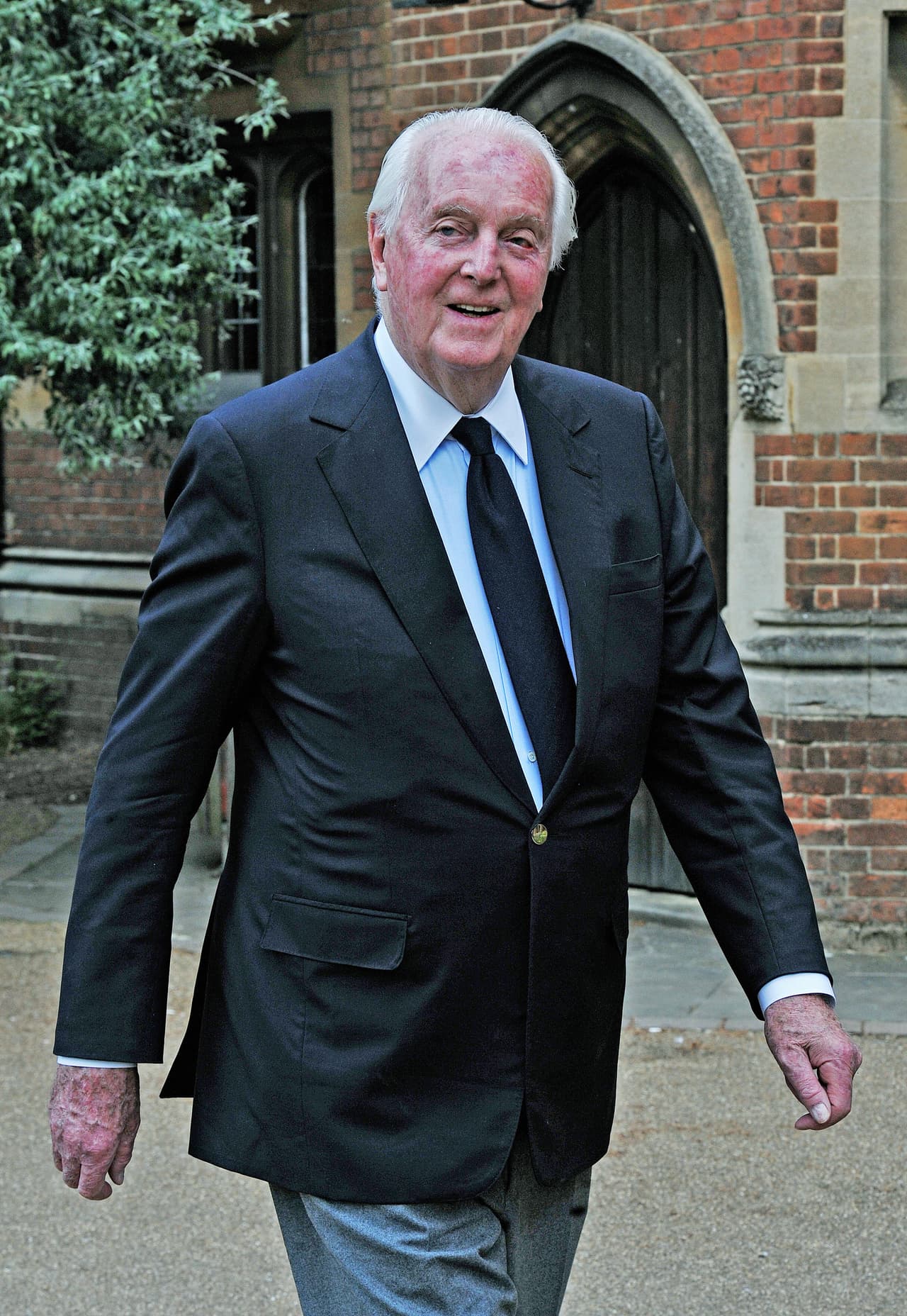 En la década de 1950 realizó trajes para la actriz
<b>Audrey Hepburn</b>.