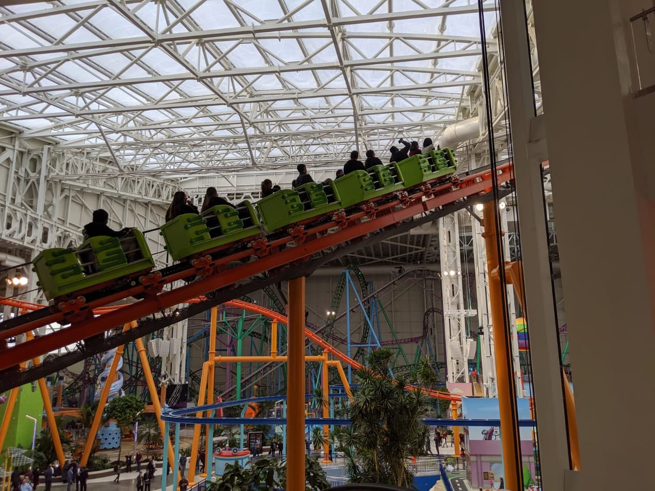 El ingreso a Nickelodeon Universe se dividirá en dos turnos: el matutino será de 10 AM a 3 PM y el vespertino de 4 PM a 9 PM.