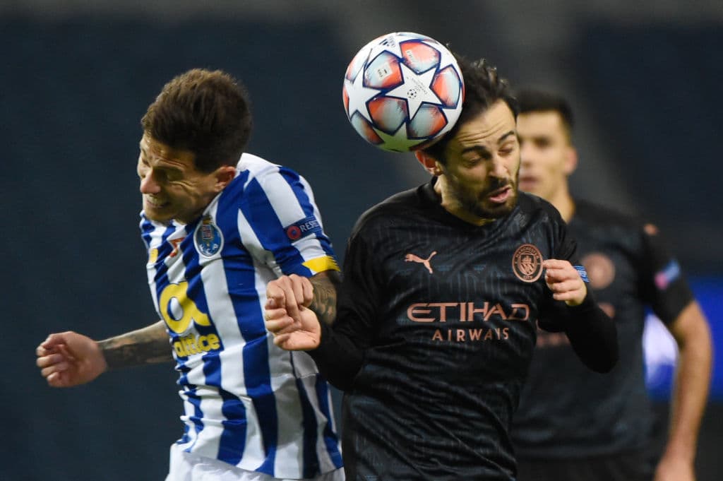 Sin goles se va el partido entre el Manchester City y el Porto. El equipo portugués consigue su calificación como segundo del grupo a octavos de la UEFA Champions League. El mexicano Jesús 'Tecatito' Corona fue tituar durante el encuentro.