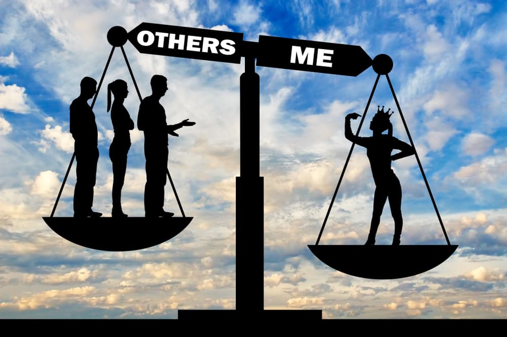 La ignorancia es la madre del racismo, la arrogancia, la soberbia y todas esas poses negativas que las personas asumen frente a otras con odio. Ahora Mercurio entra para disipar esas brumas de la ignorancia, así que vamos a aprovecharlo según nuestro elemento.