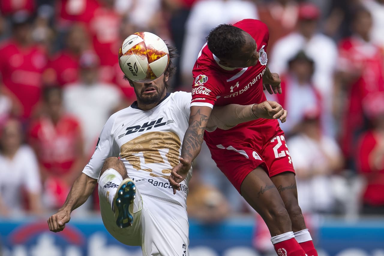 Desde los primeros minutos los equipos se encargaron de garantizar que sería una lucha muy cerrada, ya que el vencedor aseguraba su puesto en la Liguilla.