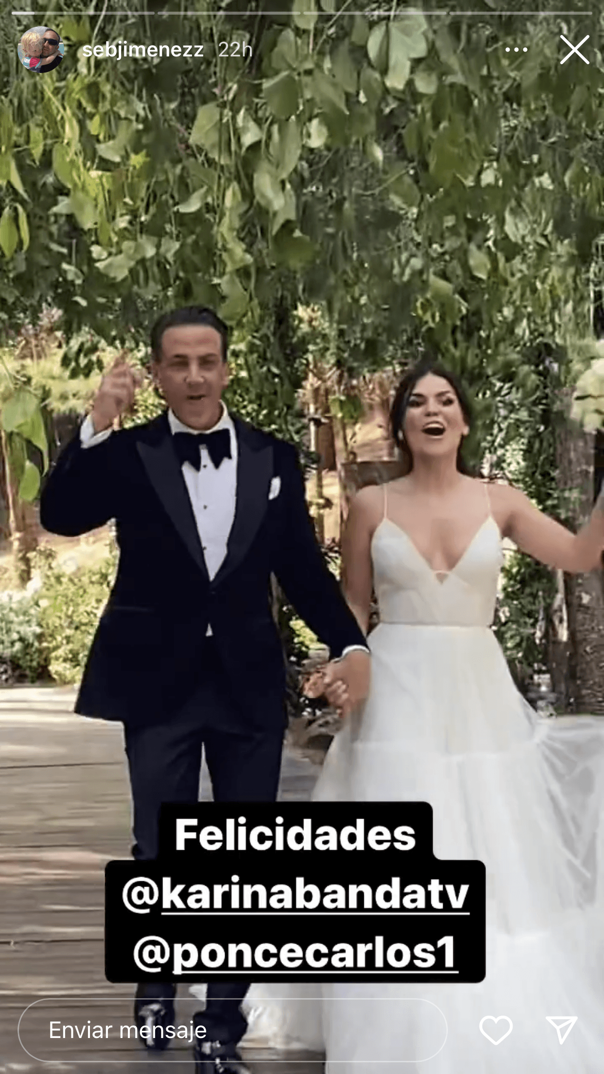 "Entonces les dije
<b>que nos alejáramos de todo lo que fuera un show </b>mediático".
<br>