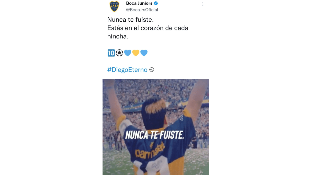 Se cumple un año de la partida de Diego Armando Maradona y el mundo del futbol lo recuerda con diferentes gestos, homenajes por parte de clubes y fanáticos y publicaciones en redes sociales; D10s sigue presente.