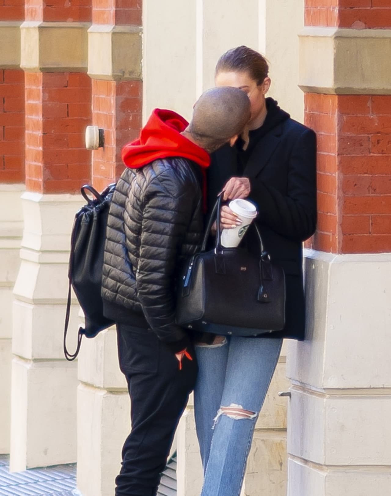 Hadid y Malik no se escondieron ante la lente de los paparazzi.