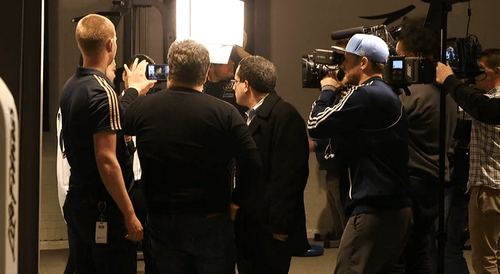 <a href="https://www.univision.com/deportes/futbol/mls/con-ilusion-y-ganas-de-ser-protagonista-marco-fabian-habla-de-sus-ambiciosos-planes-con-philadelphia-union" target="_blank">Carlos Vela y los hermanos Dos Santos convencieron a Marco Fabián de llegar a la MLS.</a>