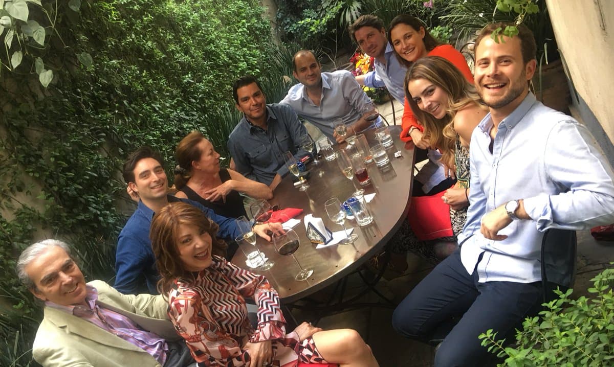 Ahora que
<b><a href="http://www.univision.com/temas/edith-gonzalez">Edith</a></b> sabe que su condición de salud está mucho mejor quiere disfrutar al máximo la vida, esto lo vemos en las imágenes que comparte con sus fans, ya que en todo momento aparece con una gran sonrisa y junto al amor de su vida.