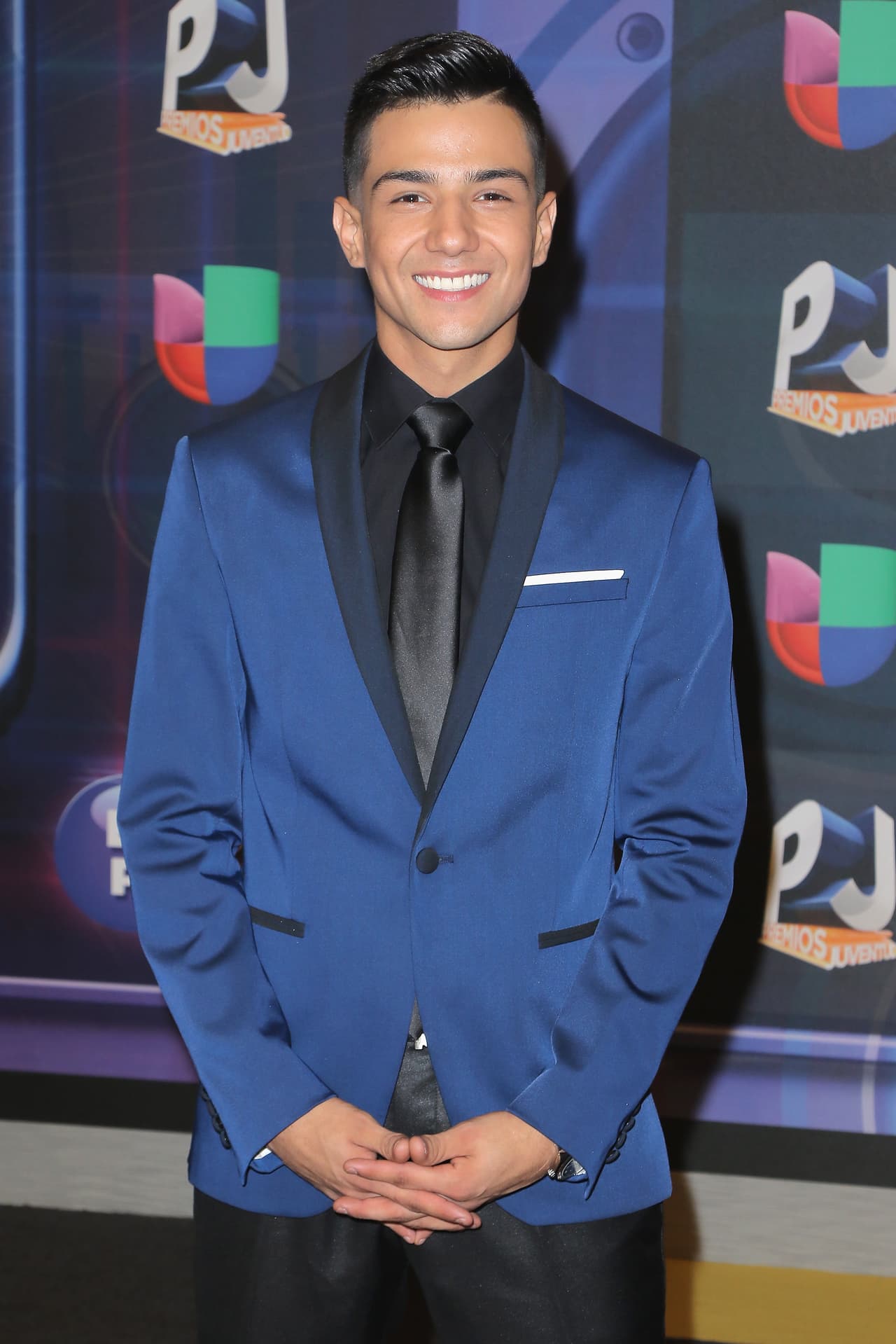 ¿Sabías que Luis Coronel es un hijo ejemplar que ayuda a cocinar a su mamá?