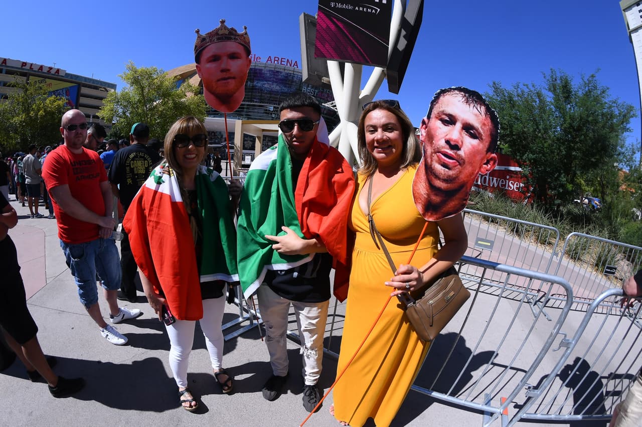 Saúl 'Canelo' Álvarez y Gennady Golovkin no tuvieron problemas para dar el peso y todo quedó listo para que se enfrenten mañana en Las Vegas.