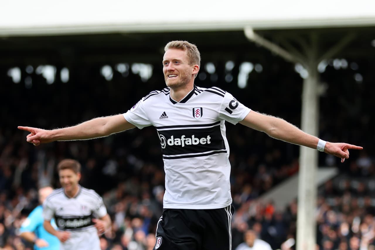Otro que podría llegar a hacerle competencia a un mexicano es André Schürrle, quien del Fulham pasaría al West Ham del Chicharito.